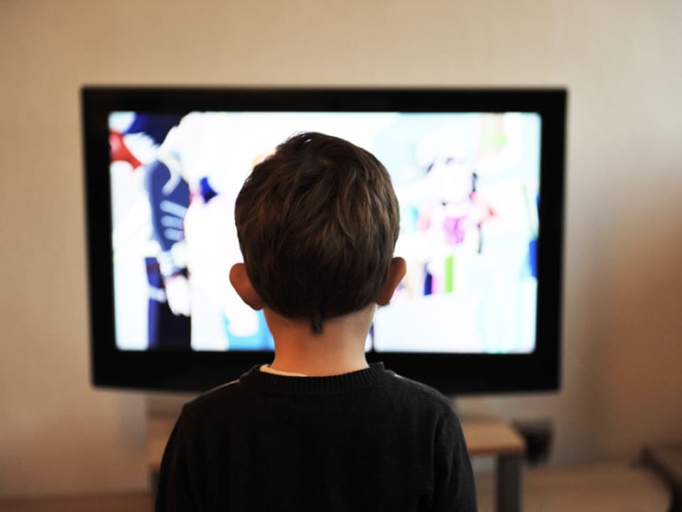 oglądanie telewizji przez dziecko